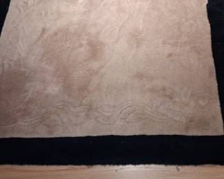 Galleria Floors Ltd. Hand Carved Wool Rug