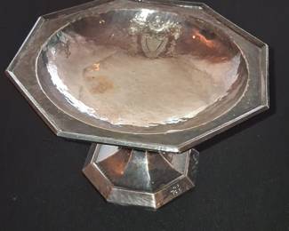Octagonal Pedestal Bowl with Crest