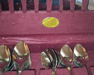 WM Rogers Silverplate Flatware Set