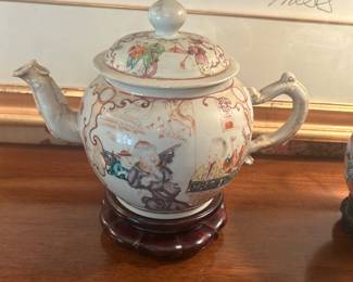 18th Century Chinese Porcelain Punchpot