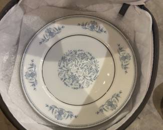 Bryn Mawr China Set - 14, 6' Bowls and 12, 8" bowls