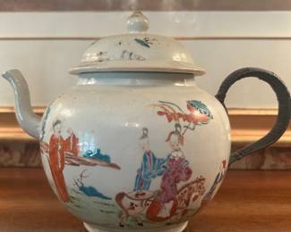 18th Century Chinese Porcelain Punchpot