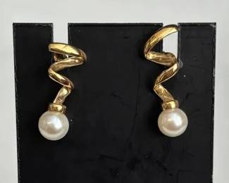 14K Yellow Gold Pearl Solitaire Pierced Earrings * 2.66g