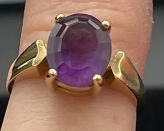 14K Yellow Gold With Amethyst Ring * Tested * Weight = 3.88g * Size 5.75