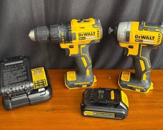 DeWalt 20VMAX Brushless Cordless DCD777 Drill Driver & DCF787 Impact Driver * Charger & 2 Batteries