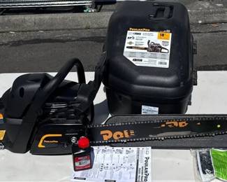 POULAN PRO PR4218 Chainsaw With Case, Extra Chain & Engine Oil