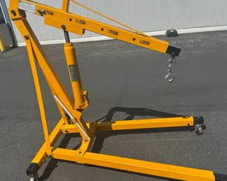 Wilmer 2 Ton Adjustable Rolling Engine Hoist * Works Great * W41026