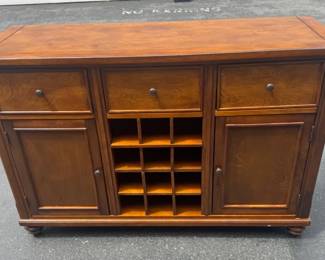 In Excellent Condition Lane Credenza * Sideboard/Buffet * Great Size
