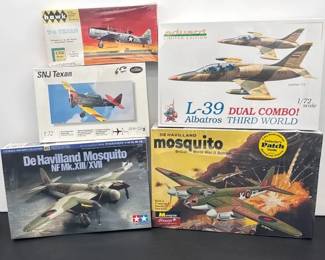 NEW! 1:72 Model Airplane Kits * DeHavillands; L-39 Albatross; T6 Texan; SNJ Texan