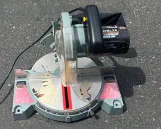 Delta 8” Miter Saw * Works Great