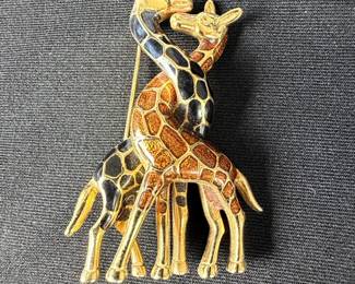 Vintage Kissing Giraffes Enamel Brooch