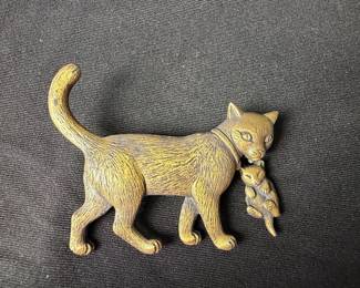 Vintage JJ Jonette Jewelry Cat with Kitten Brooch