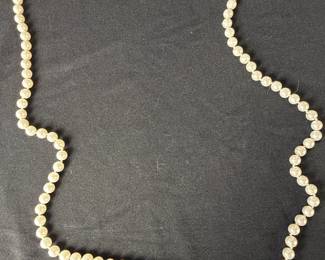 Vintage Cultured Pearl Necklace B