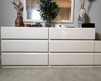 Lane Altavista Cream Lacquer Six-Drawer Dresser