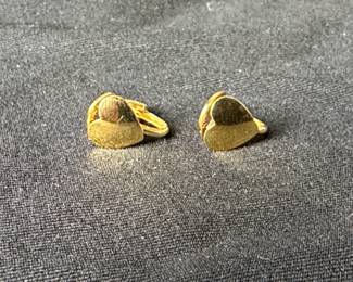 14K Solid Yellow Gold Heart Stud Earrings
