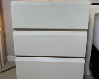 Lane Altavista White Lacquer 3-Drawer Nightstand #1