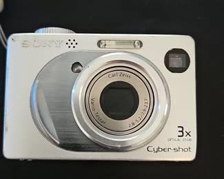 Sony Cyber-shot DSC-W1 Digital Camera