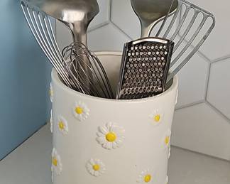 Daisy Ceramic Utensil Holder