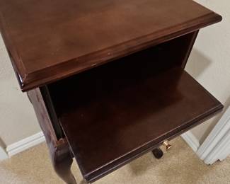 Vintage Queen Anne Style Mahogany End Table with Drawer and Media Hole