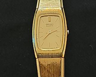 Seiko Quartz Women's Dress Watch 2E20-5139
