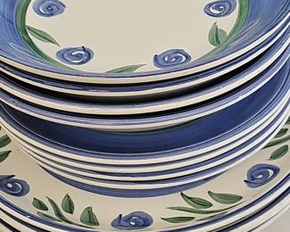 Williams Sonoma Marisol Hand-Painted Dinnerware Set