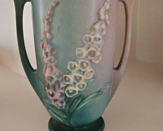 Roseville Pottery Foxglove Vase, Model 415-7