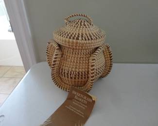 Gulah/Geechee sweetgrass basket with Elephant Ear Design