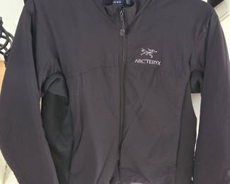 Lot #B211 - Arc'teryx Women's Lightweight Softshell Jacket L/G Black Outdoor Performance