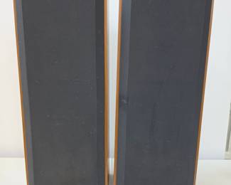 Lot #B120 - Sony Vintage Wooden Speaker Pair with Fabric Grilles - Model SS-U431AV - Classic Audio Equipment
