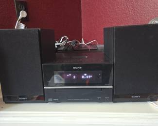 Lot #B8 - Sony CMT-BX20 Micro Hi-Fi Component System with SS-CBX20 Speakers - CD, MP3