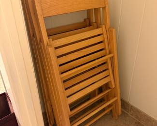 Set of 4 wood folding chairs