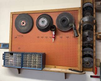 SAW BLADES, CUTTING DISCS, TOOL ORGANIZERS