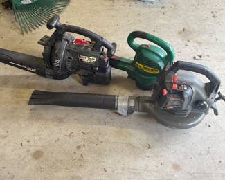 LEAF BLOWER