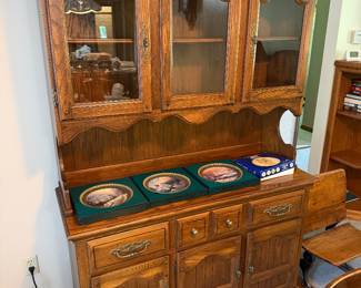 CHINA HUTCH