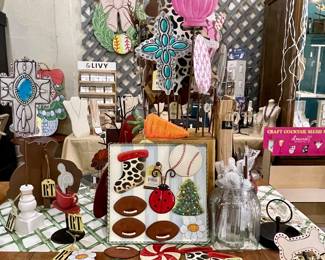 ROUND TOP COLLECTION 