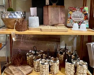 UTENSIL BASKETS, CUTTING BOARDS