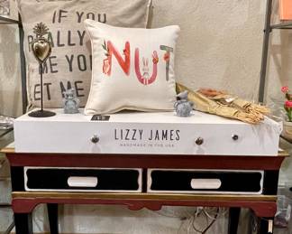 SHABBY CHIC DRESSER, DISPLAY, PILLOWS