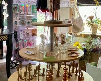 ROUND WOOD MULTI TIER DISPLAY PIECE