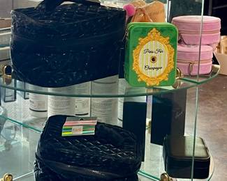 MAKEUP & JEWELRY BAGS