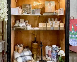 SHABBY CHIC DISPLAY
