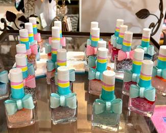 FUN FINGERNAIL POLISH