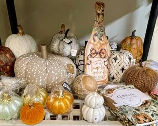 FESTIVE FALL DECOR
