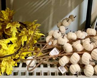 FALL PUMPKIN FOLIAGE BY MUDPIE