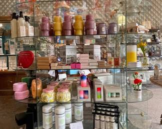 WONDERFUL CANDLE SELECTION, OVAL GLASS SHELVING UNIT