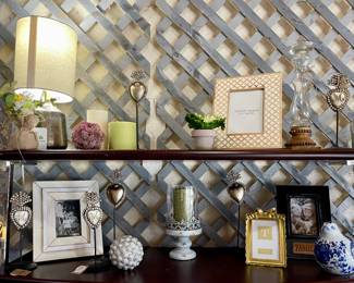 LAMPS AND DECOR