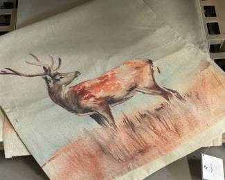 LOVELY DEER TABLE RUNNER