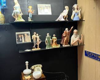 Ispansky porcelain figures
