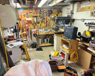 Retired Auto Body and Wood Workers Tool Shop