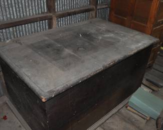 Nice Immigrant  Chest 