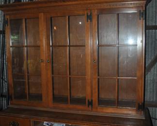 Ethan Allen China Cabinet 